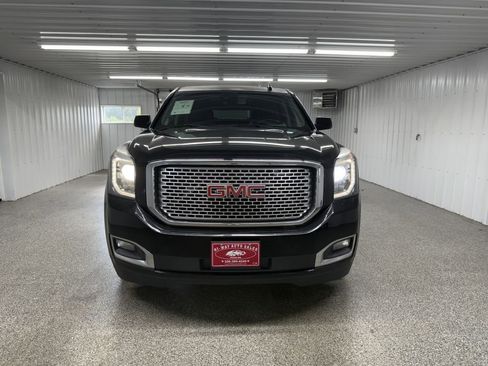Used 2016 GMC Yukon XL Denali image 2