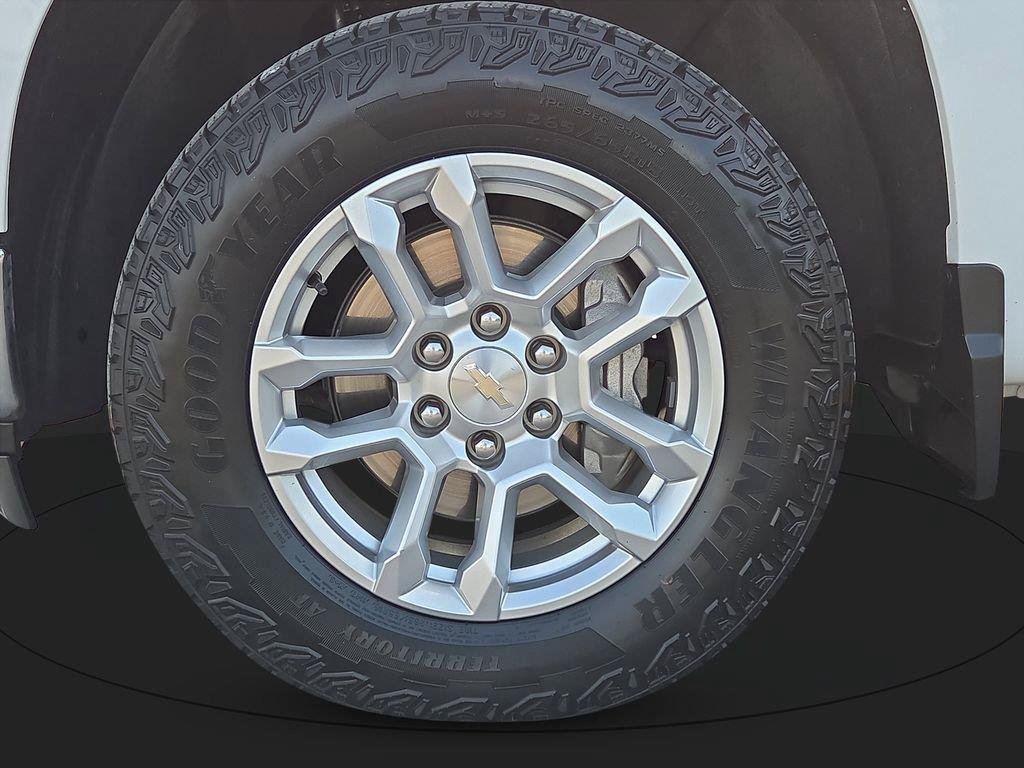 Used 2023 Chevrolet Silverado 1500 LT AWD/4WD image 9
