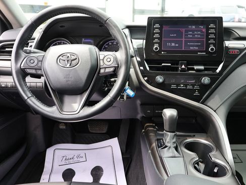 Used 2021 Toyota Camry SE FWD image 18