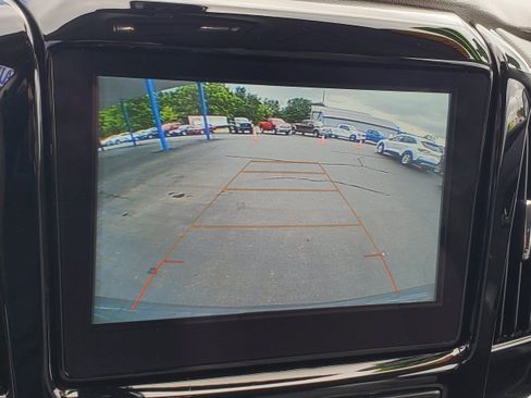 Used 2019 Chevrolet Traverse LT FWD image 20