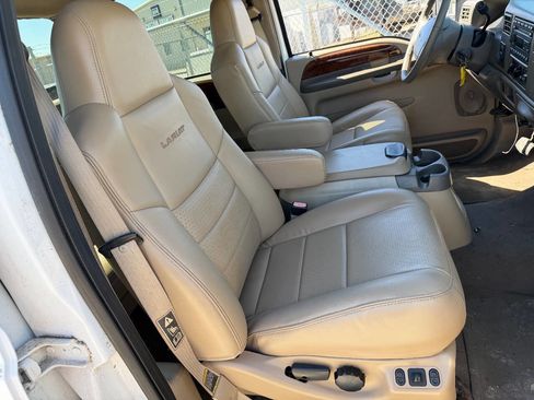 Used 2002 Ford F350 Lariat image 7