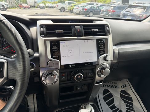Used 2024 Toyota 4Runner SR5 AWD/4WD image 25