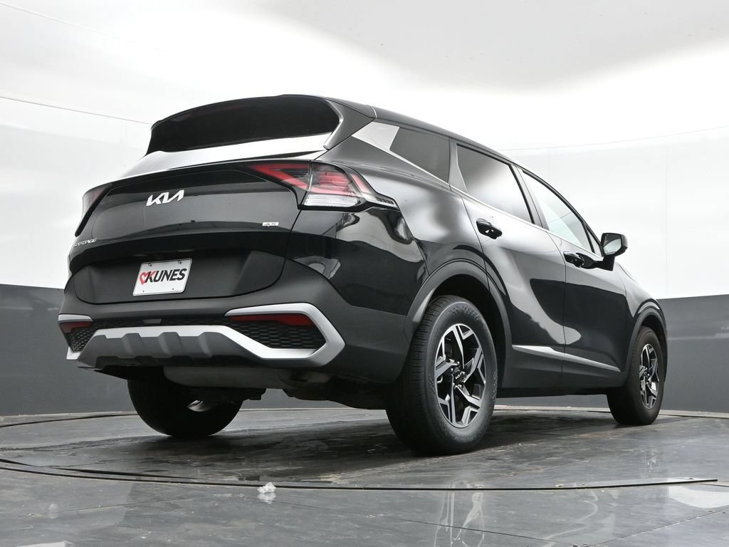 Used 2025 Kia Sportage LX AWD/4WD image 32