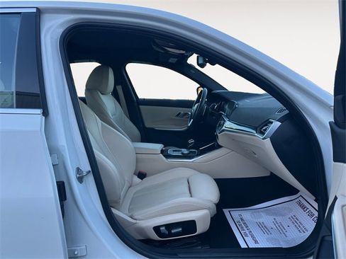 Used 2022 BMW 330i xDrive Sedan w/ Driving Assistance Package image 15