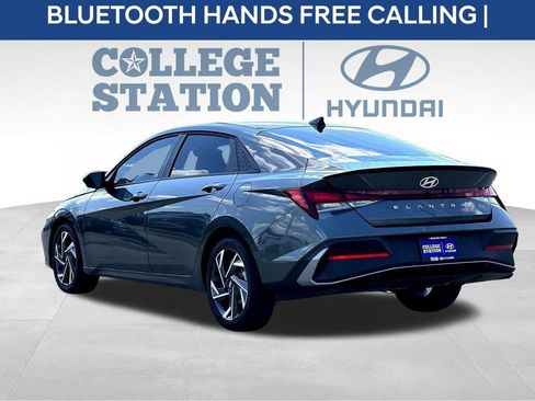 Used 2025 Hyundai Elantra Sport FWD image 8