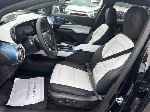 New 2025 Chevrolet Equinox EV LT w/ Convenience Package II image 11