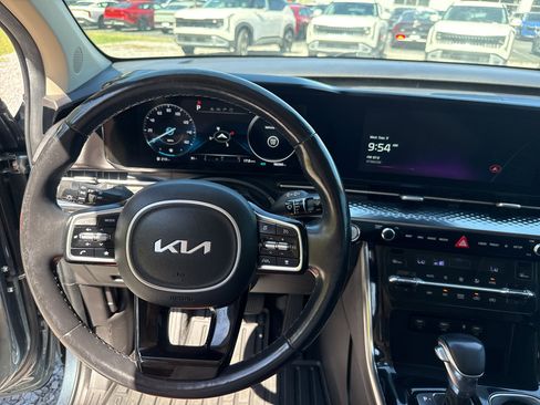 Used 2022 Kia Carnival SX Prestige FWD image 10