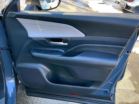 Used 2025 Toyota Grand Highlander AWD image 21