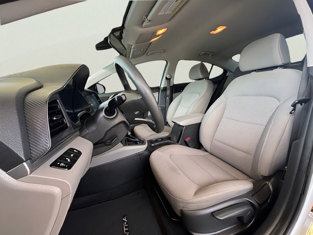 Used 2020 Hyundai Elantra SEL FWD image 6