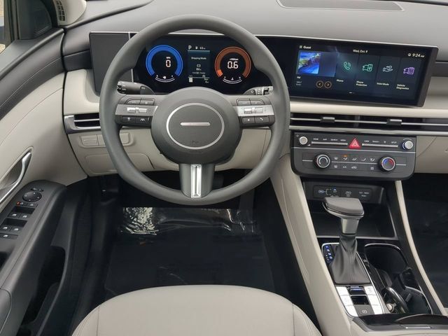 New 2025 Hyundai Tucson SE FWD image 16