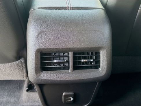 Used 2022 Chevrolet Equinox RS w/ Infotainment Package AWD/4WD image 22
