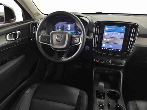 Certified 2025 Volvo XC40 B5 Core image 20