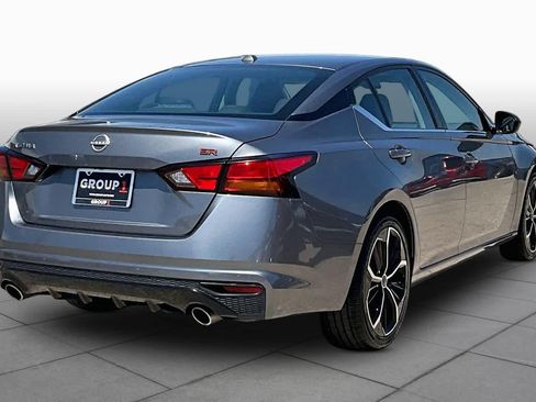 Used 2024 Nissan Altima 2.5 SR FWD image 13