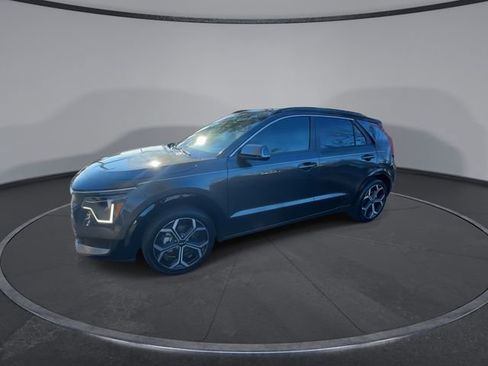 Used 2024 Kia Niro EX Touring image 7