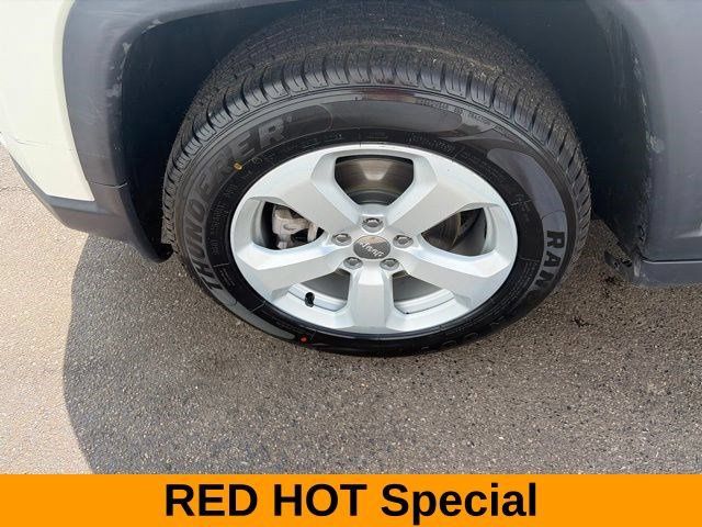 Used 2020 Jeep Compass Latitude w/ Cold Weather Group AWD/4WD image 46