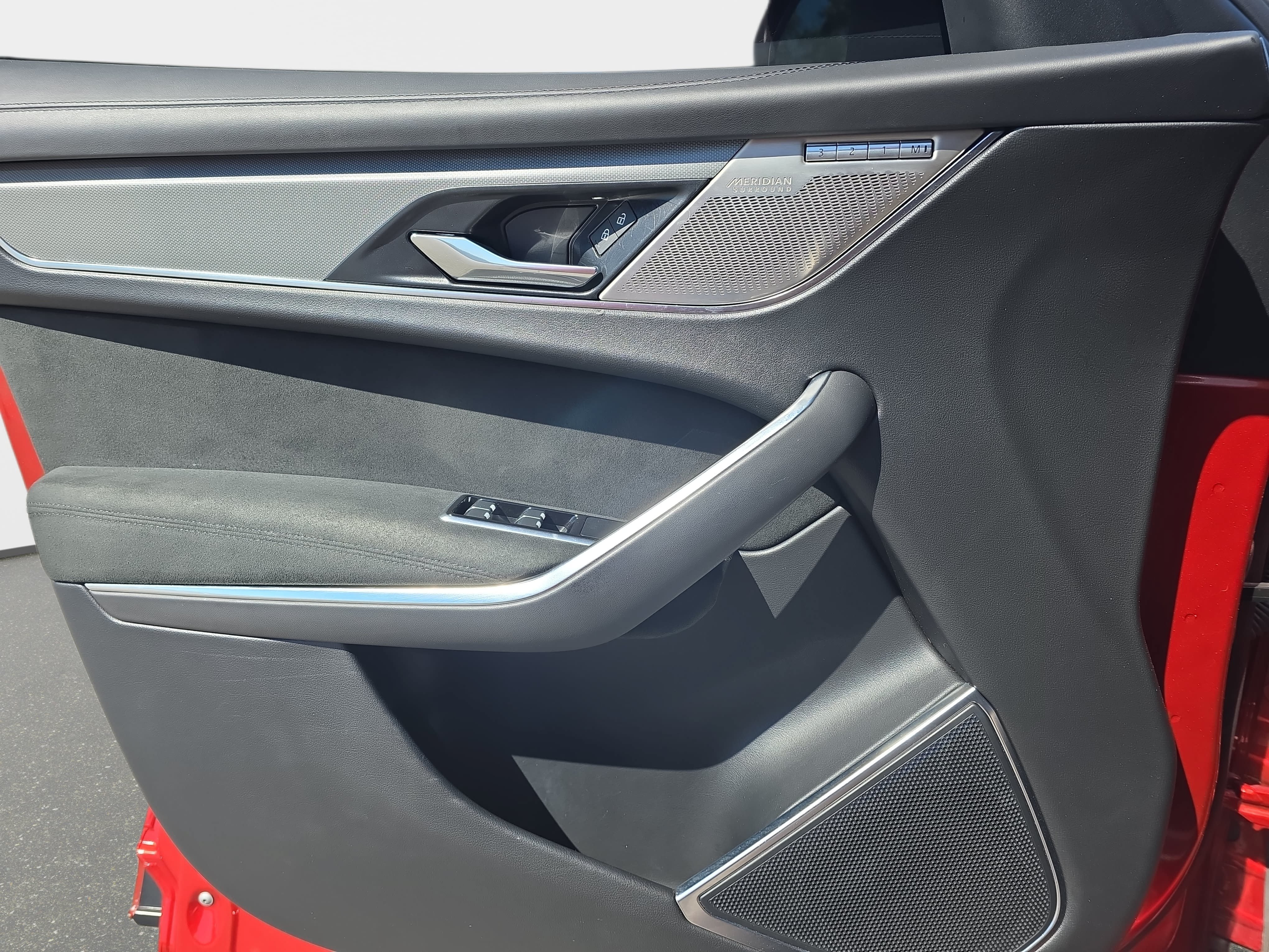 Certified 2021 Jaguar F-PACE SVR AWD/4WD image 27