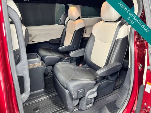 Used 2025 Toyota Sienna Platinum AWD/4WD image 21