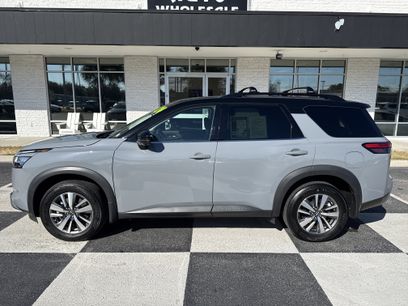 Used 2024 Nissan Pathfinder SL