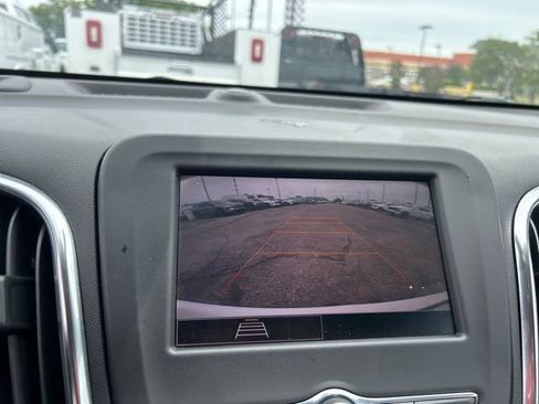 Used 2024 Chevrolet Equinox LS w/ Driver Confidence II Package FWD image 21