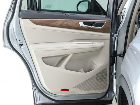 New 2026 Volkswagen Atlas SE image 17