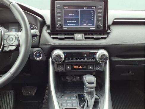Used 2022 Toyota RAV4 XLE w/ Convenience Package image 22