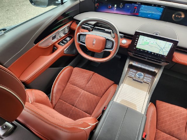 Certified 2024 Lincoln Nautilus Black Label AWD/4WD image 12