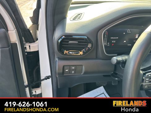 Used 2025 Honda Pilot Black Edition image 18