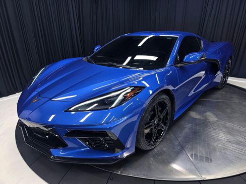Used 2020 Chevrolet Corvette Stingray Preferred Cpe w/ 2LT Preferred Equipment Group RWD image 42