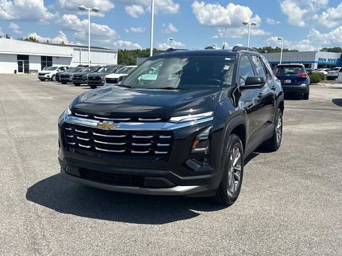 Used 2025 Chevrolet Equinox LT w/ Convenience Package II FWD image 8