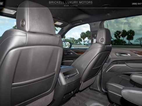 Used 2024 Cadillac Escalade ESV Luxury AWD/4WD image 20