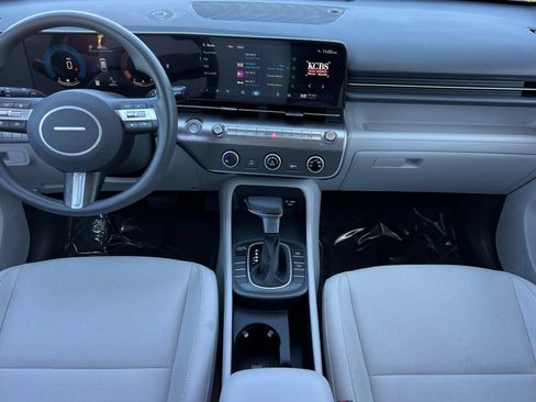 Used 2026 Hyundai Kona SE FWD image 3