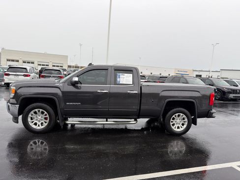 Used 2015 GMC Sierra 1500 SLE w/ SLE Value Package AWD/4WD image 3