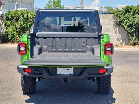 New 2025 Jeep Gladiator Willys image 31