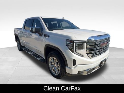 Used 2023 GMC Sierra 1500 Denali w/ Technology Package AWD/4WD image 2