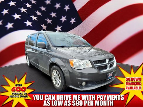 Used 2018 Dodge Grand Caravan SXT image 1