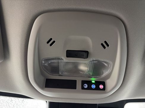 Used 2025 Chevrolet Trax LT w/ Driver Confidence Package image 17