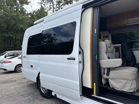 Used 2020 Mercedes-Benz Sprinter 3500 image 25