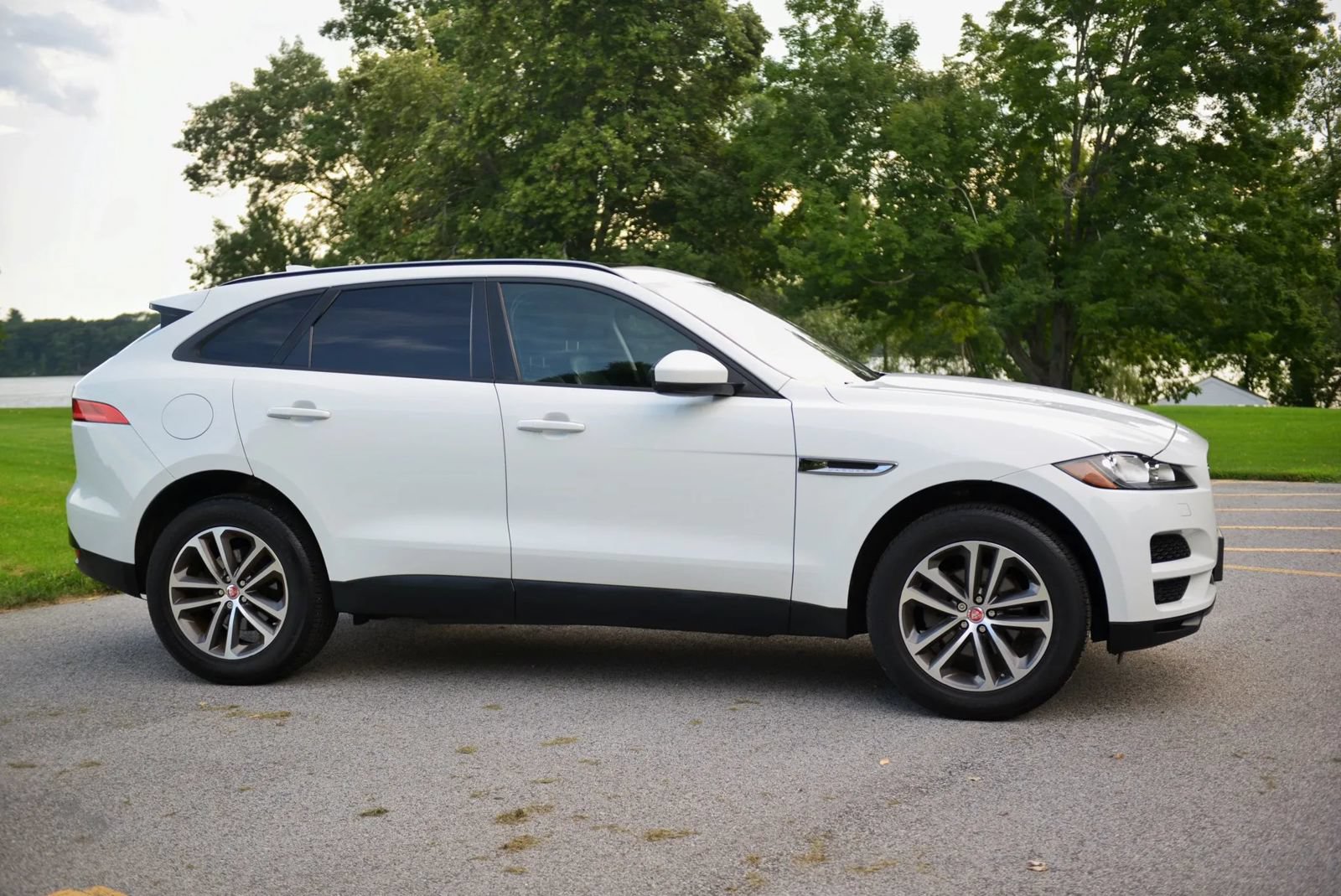 Used 2018 Jaguar F-PACE Premium AWD/4WD image 15