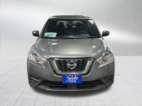 Used 2020 Nissan Kicks S image 4