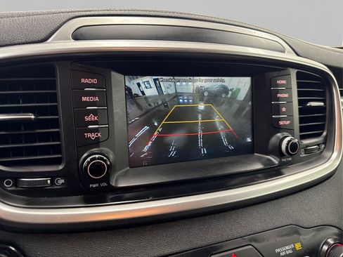 Used 2020 Kia Sorento S image 26