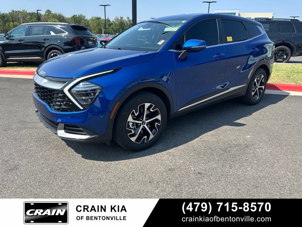 Certified 2025 Kia Sportage EX FWD image 2