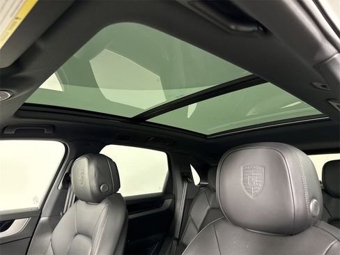 New 2026 Porsche Cayenne image 42