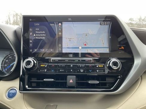 Certified 2021 Toyota Highlander Platinum image 19