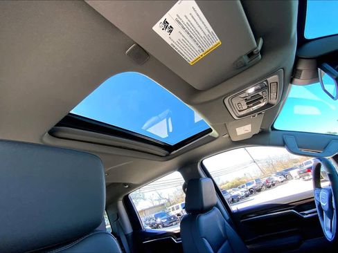 Used 2024 GMC Sierra 1500 SLT image 13