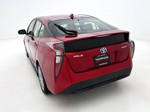 Used 2017 Toyota Prius Three FWD image 8