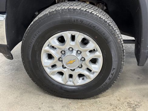 Used 2024 Chevrolet Silverado 2500 LT image 13