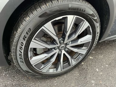 Used 2022 Volvo V90 B6 Cross Country image 27