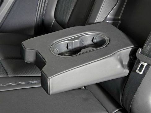 New 2026 Porsche Macan image 34