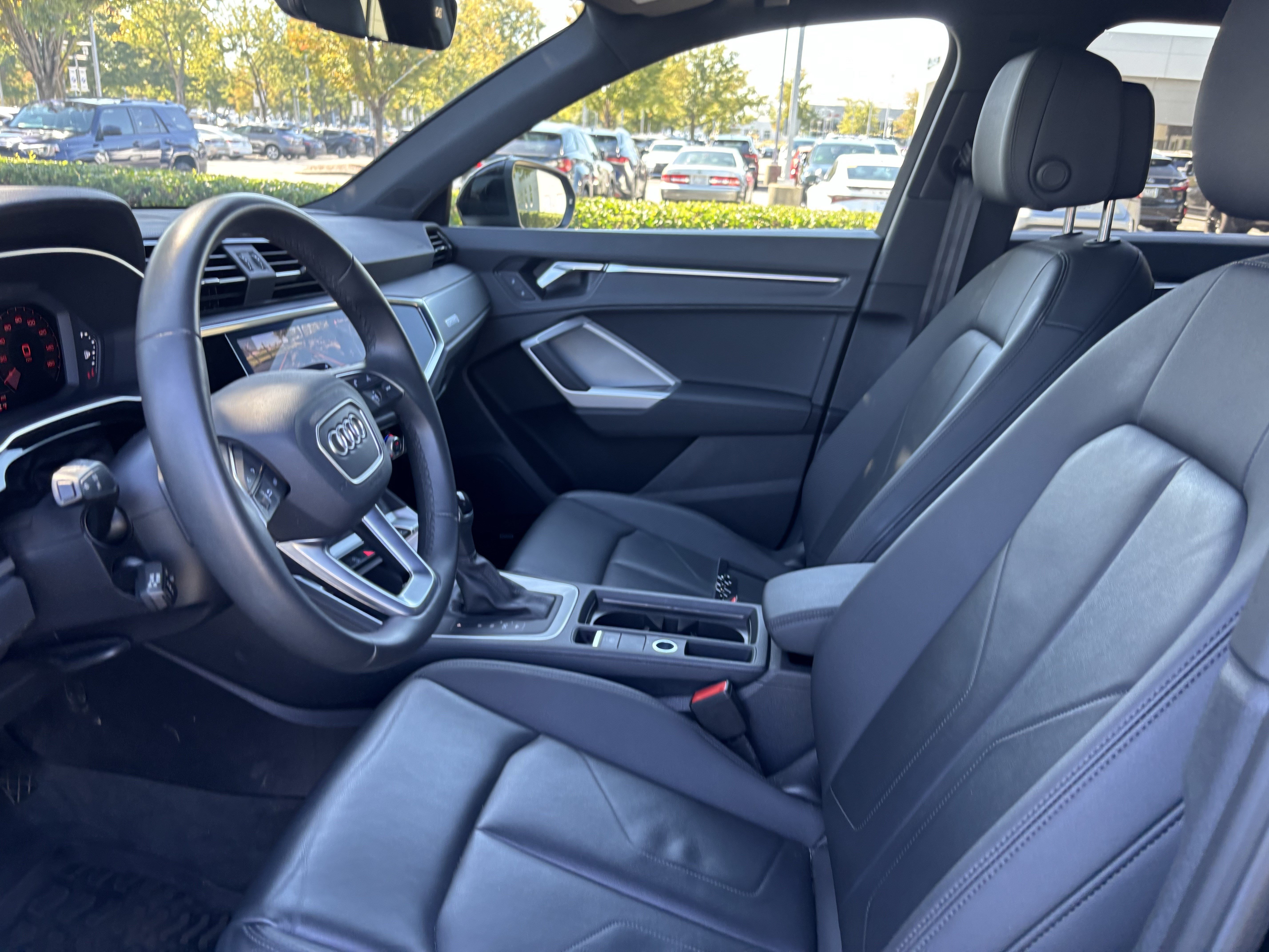 Used 2025 Audi Q3 2.0T Premium Plus w/ Premium Plus Package AWD/4WD image 17