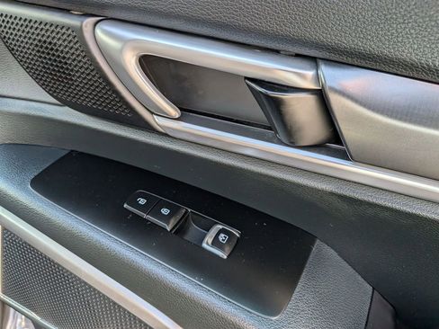 Used 2025 Kia Telluride S FWD image 36